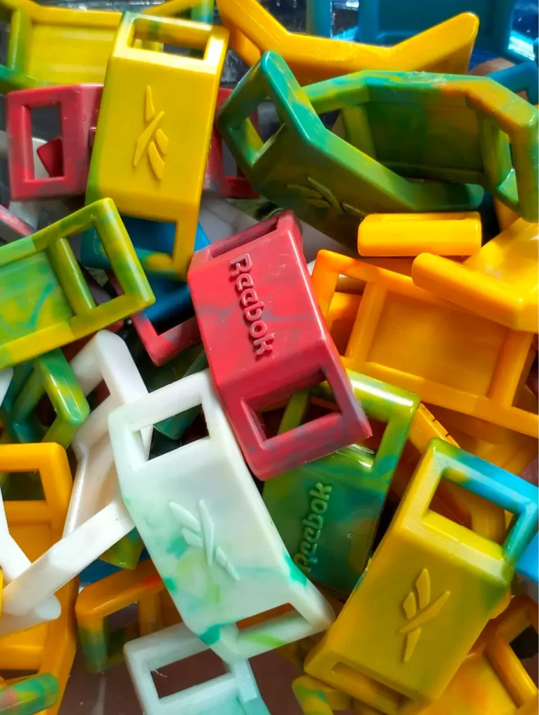 image-boucle-plastique-recycle-chaussure