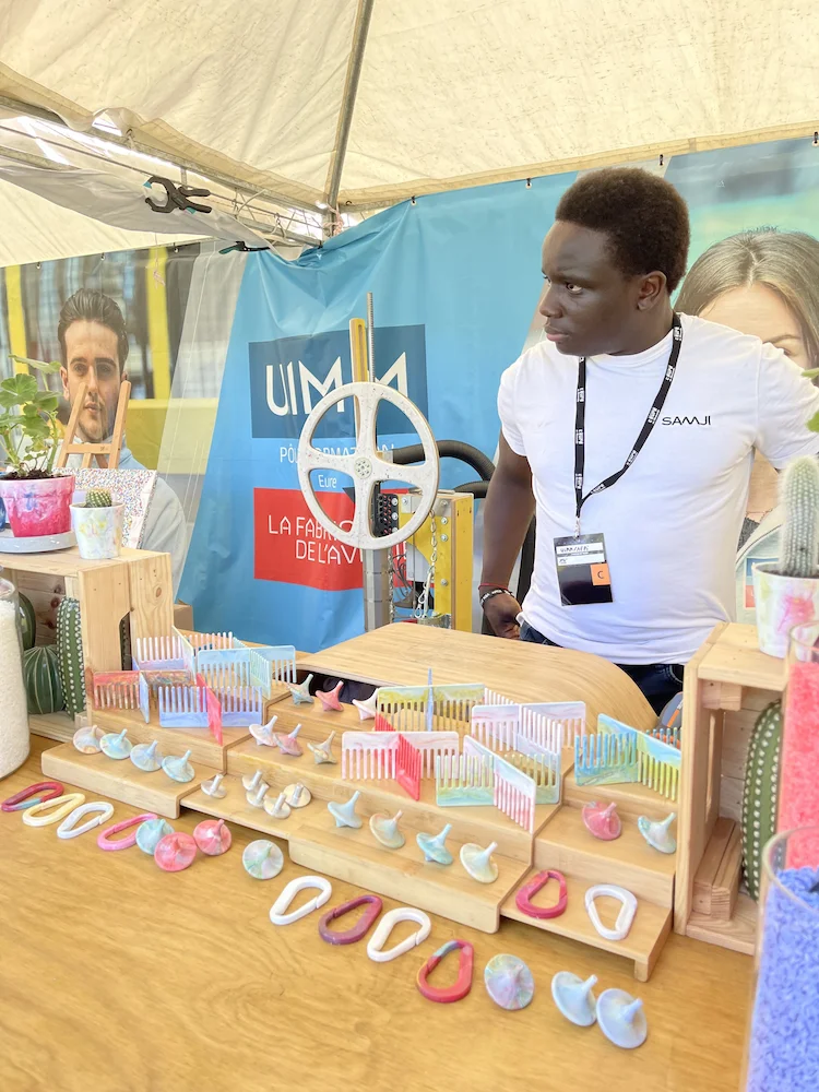 Atelier participatif de recyclage plastique avec les festivaliers
