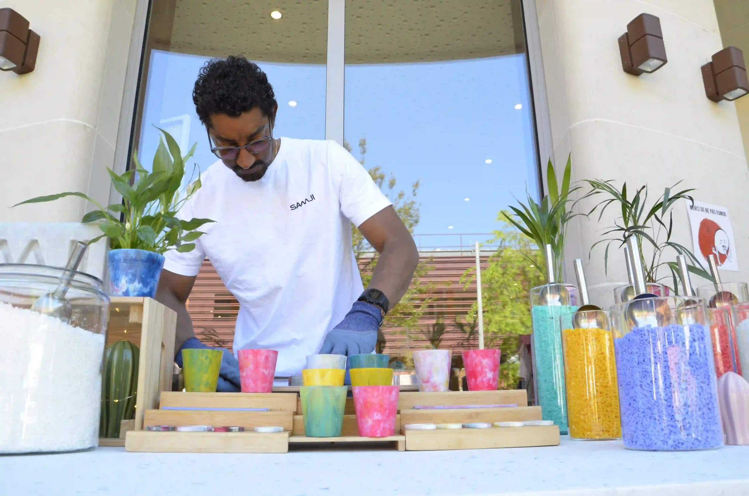 Atelier recyclage plastique SAMJI – fabrication d’objets en plastique recyclé